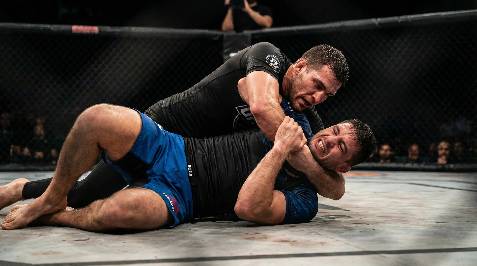 必撸大赛 后入视频精彩集锦背后突袭战术